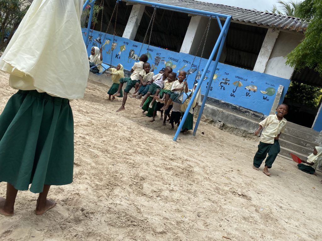 Jambiani school visiting nonstoptravellers