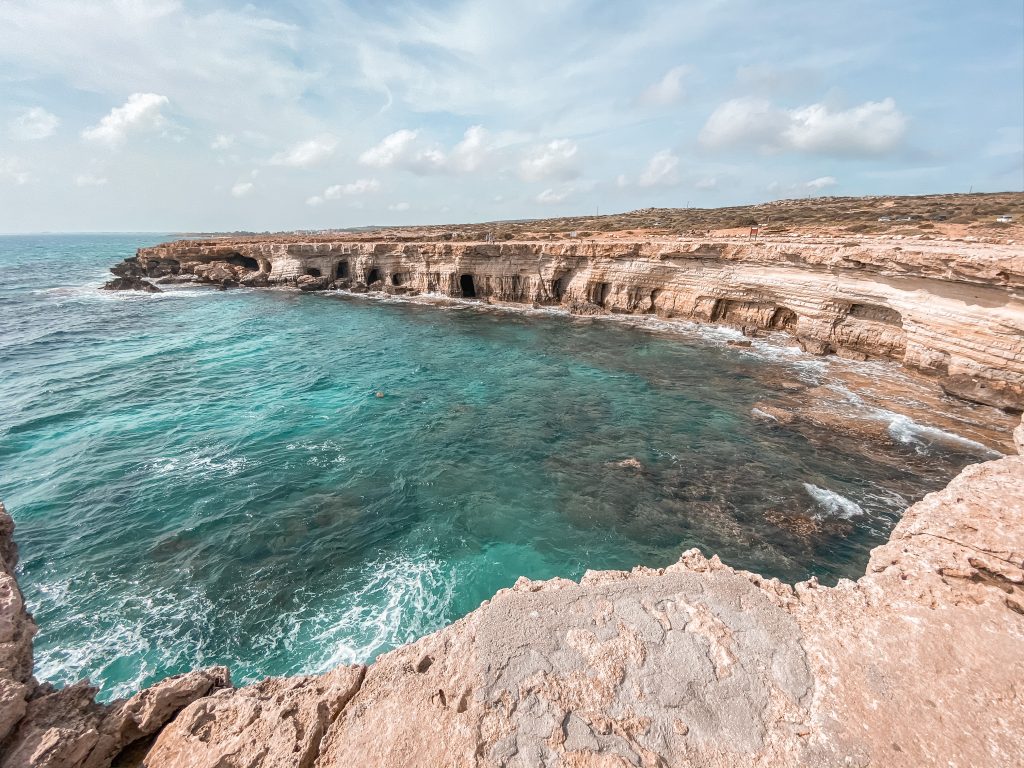 θαλασσινές σπηλιές ταξίδι στην Κύπρο nonstoptravellers
